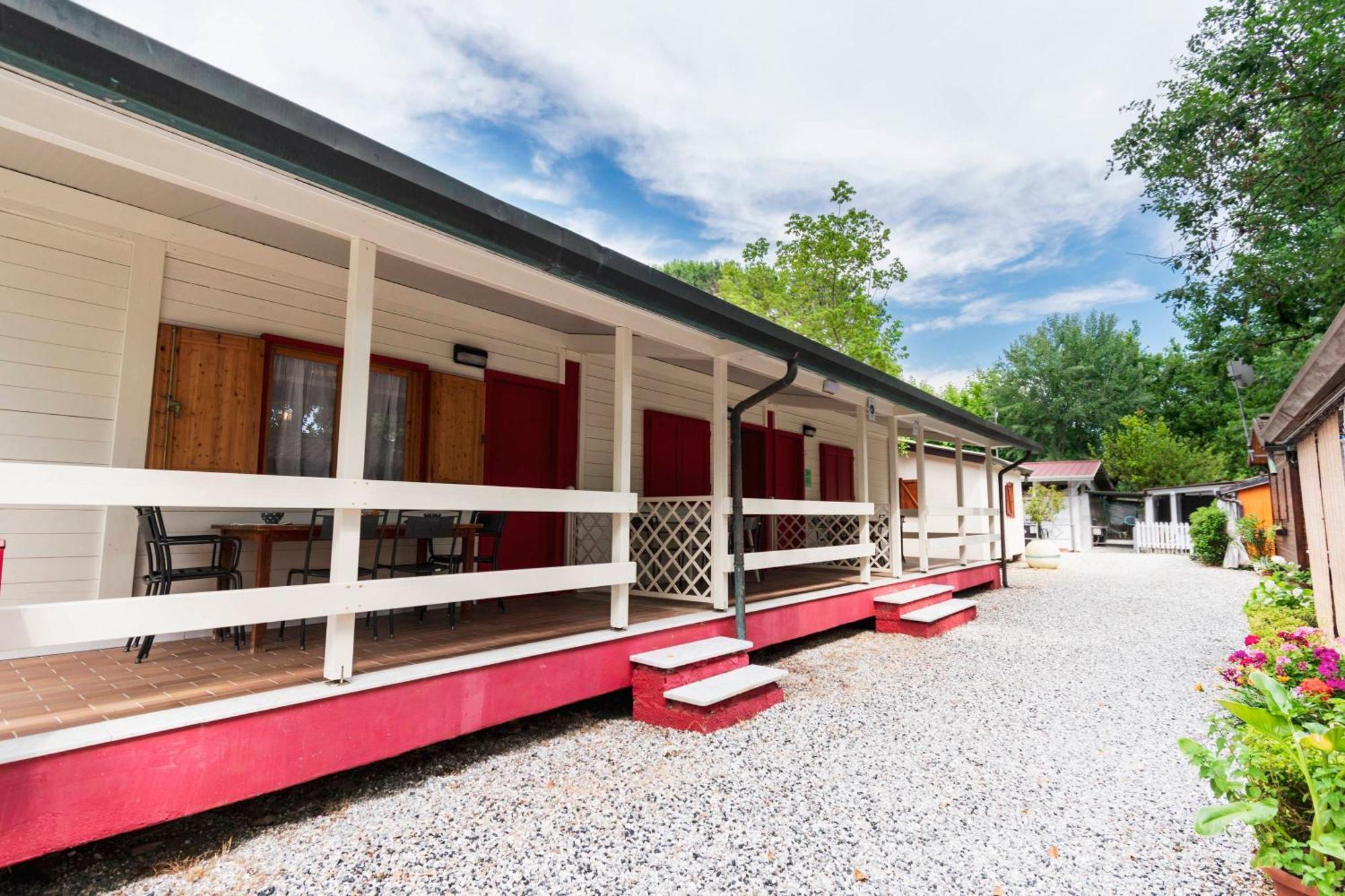 Camping Oasi 马里纳迪马萨 外观 照片